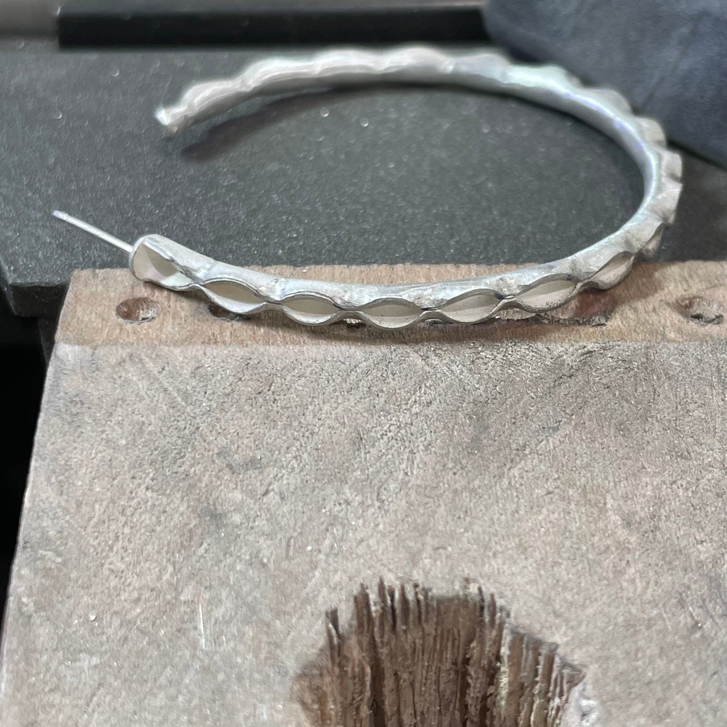 Scalloped Hoop Earrings