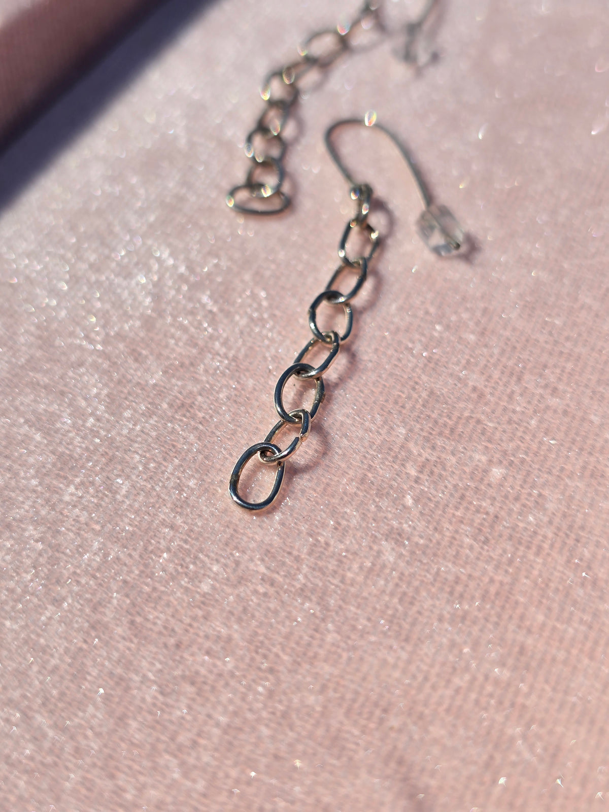 Chain Drops on Wire