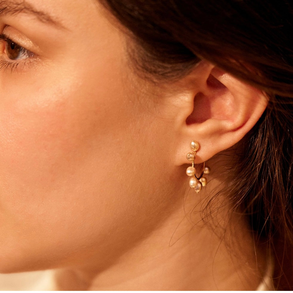 LES TUILERIES: Pearl Huggie Hoop Earrings