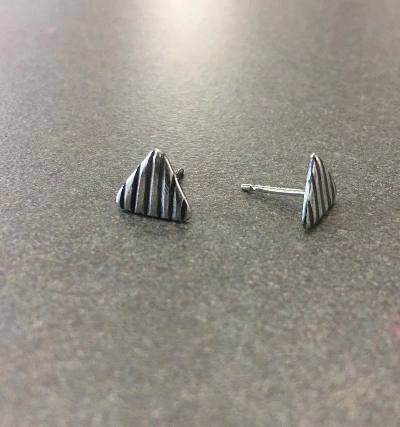 Small Triangular Striated Studs