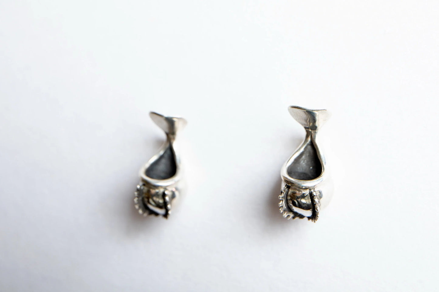 Fringed Squat Pitcher Studs