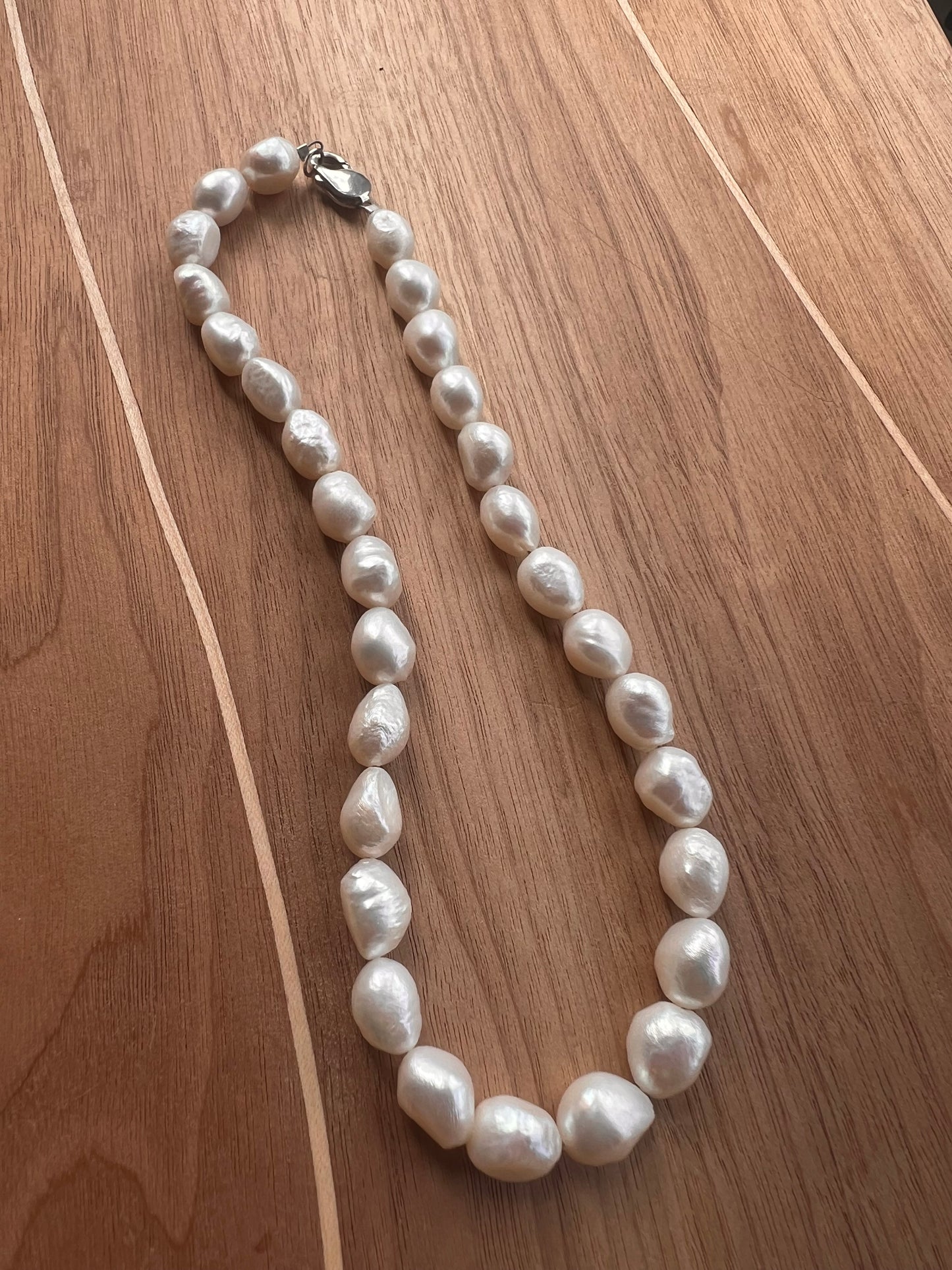 FRESHWATER PEARL NECKLACE