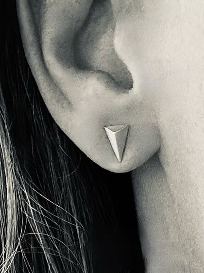 Pyramid Stud Earrings 22k