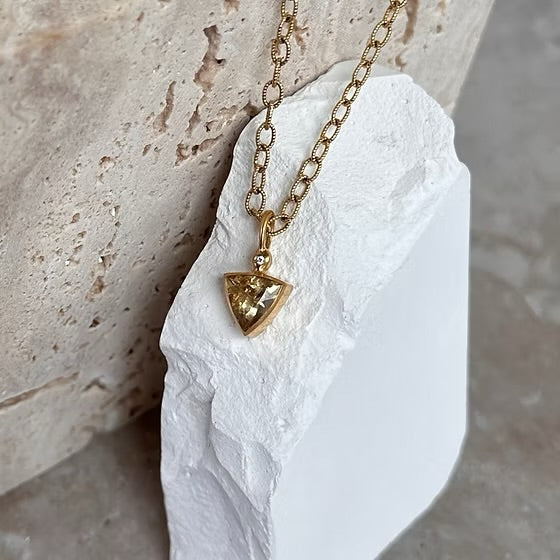 Trillion Pendant 22k
