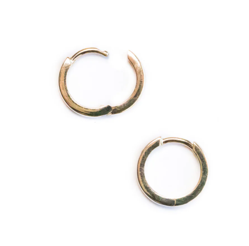 GOLD HUGGIE HOOP