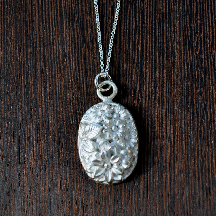 Floral Vintage Oval Pendant