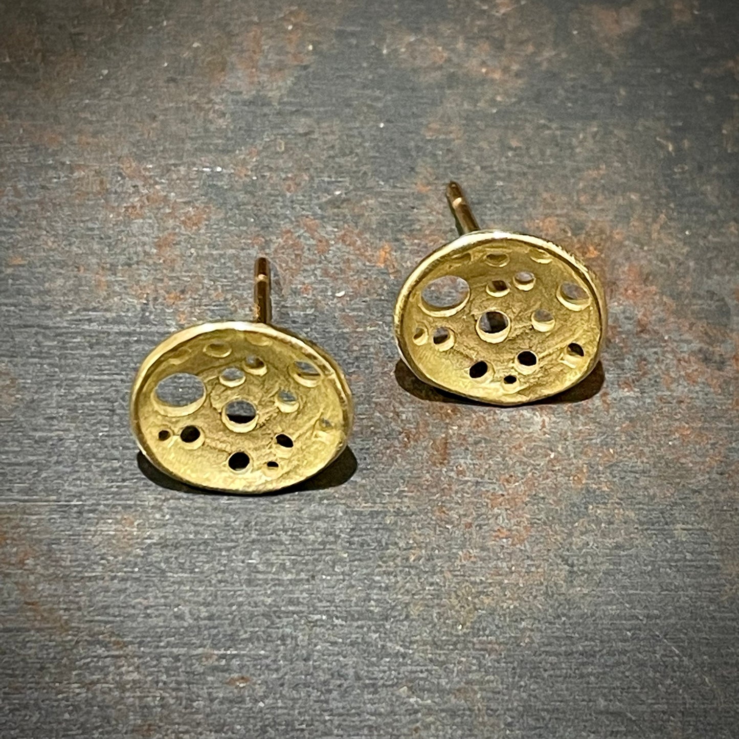 18K Small Bowl Siv Studs