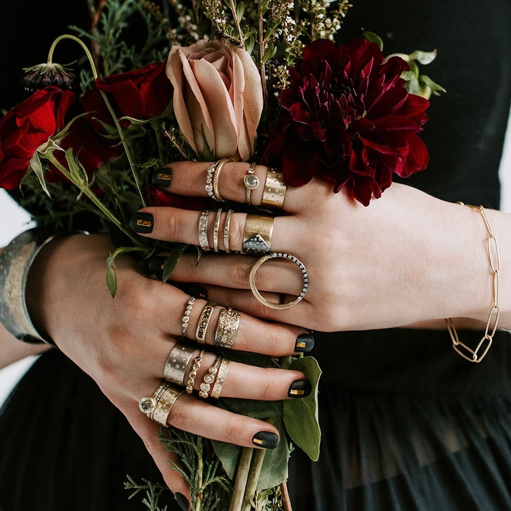 Illuminated Contrast Band