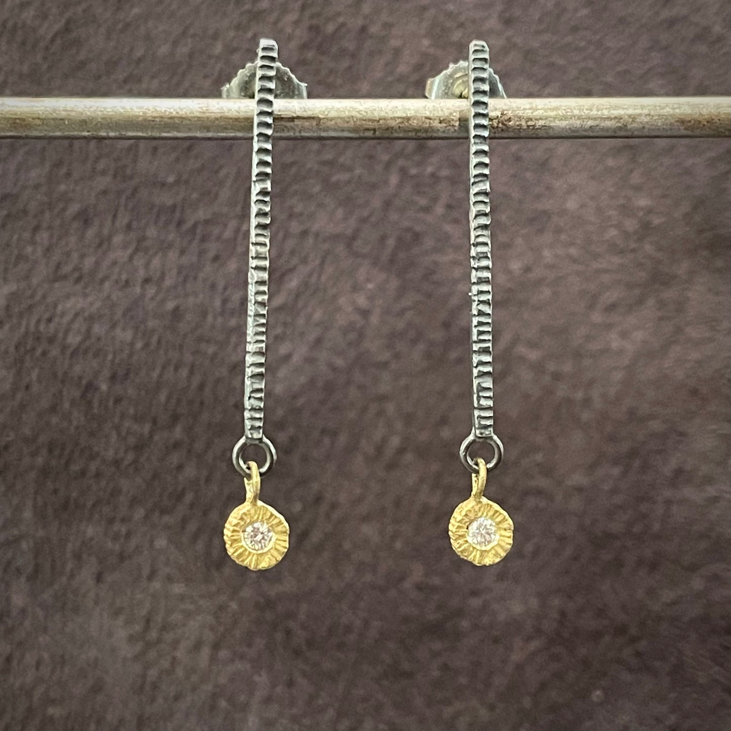 Linear Drop Dig Earring