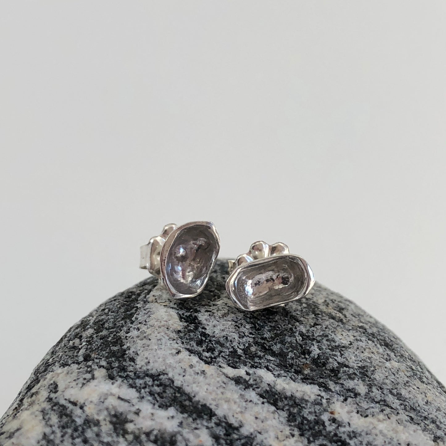 Teacup studs