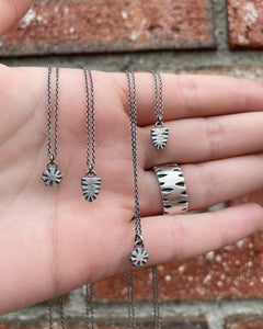 Tiny Circle Ridge Necklace