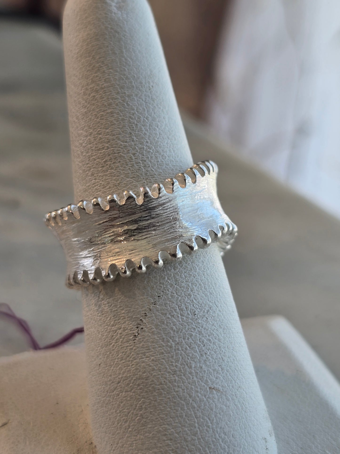 Polished Wavy Zipper Ring Band