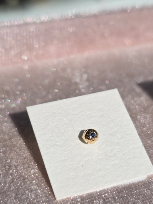 Solo Gold Pebble Stud w/ Black Diamond