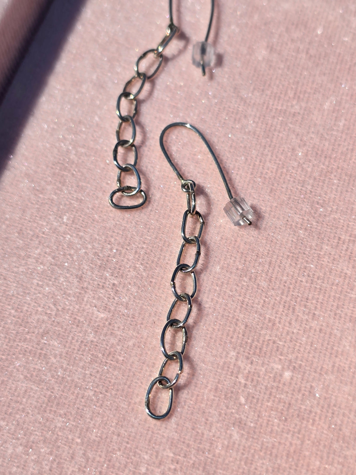 Chain Drops on Wire