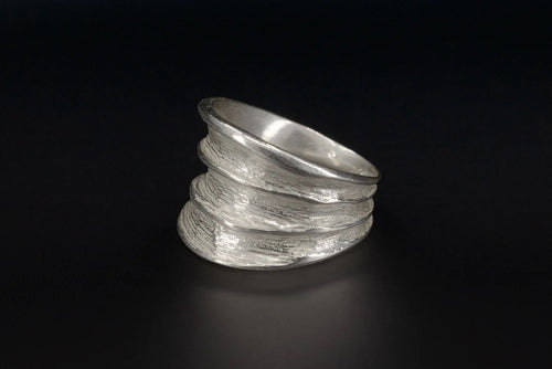 Triple Row Tapered Horn Ring