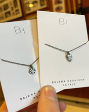 Load image into Gallery viewer, Tiny Circle Ridge Necklace