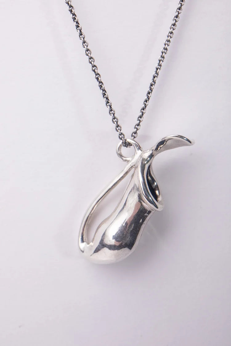 Medium Pitcher Necklace