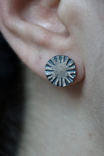 Load image into Gallery viewer, Small Circle Ridge Stud Earrings