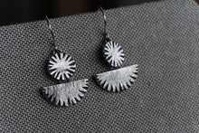 Load image into Gallery viewer, Circle Half Moon Ridge Dangle Earrings