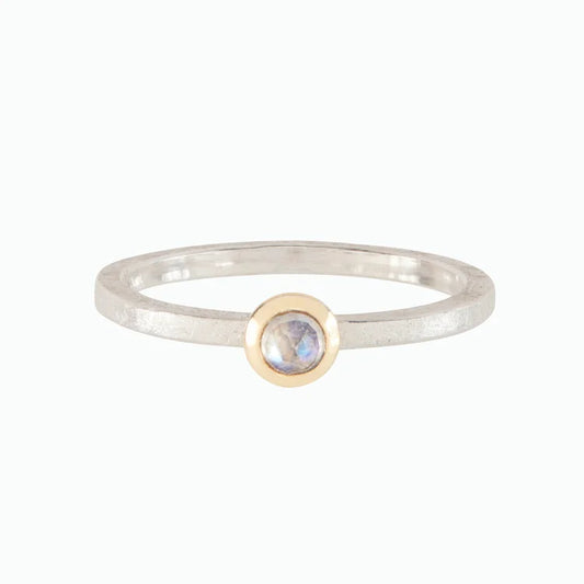 WESTMINSTER: Petite Moonstone Solitaire