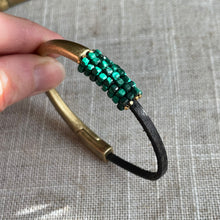 Load image into Gallery viewer, Malachite and leather bracelet