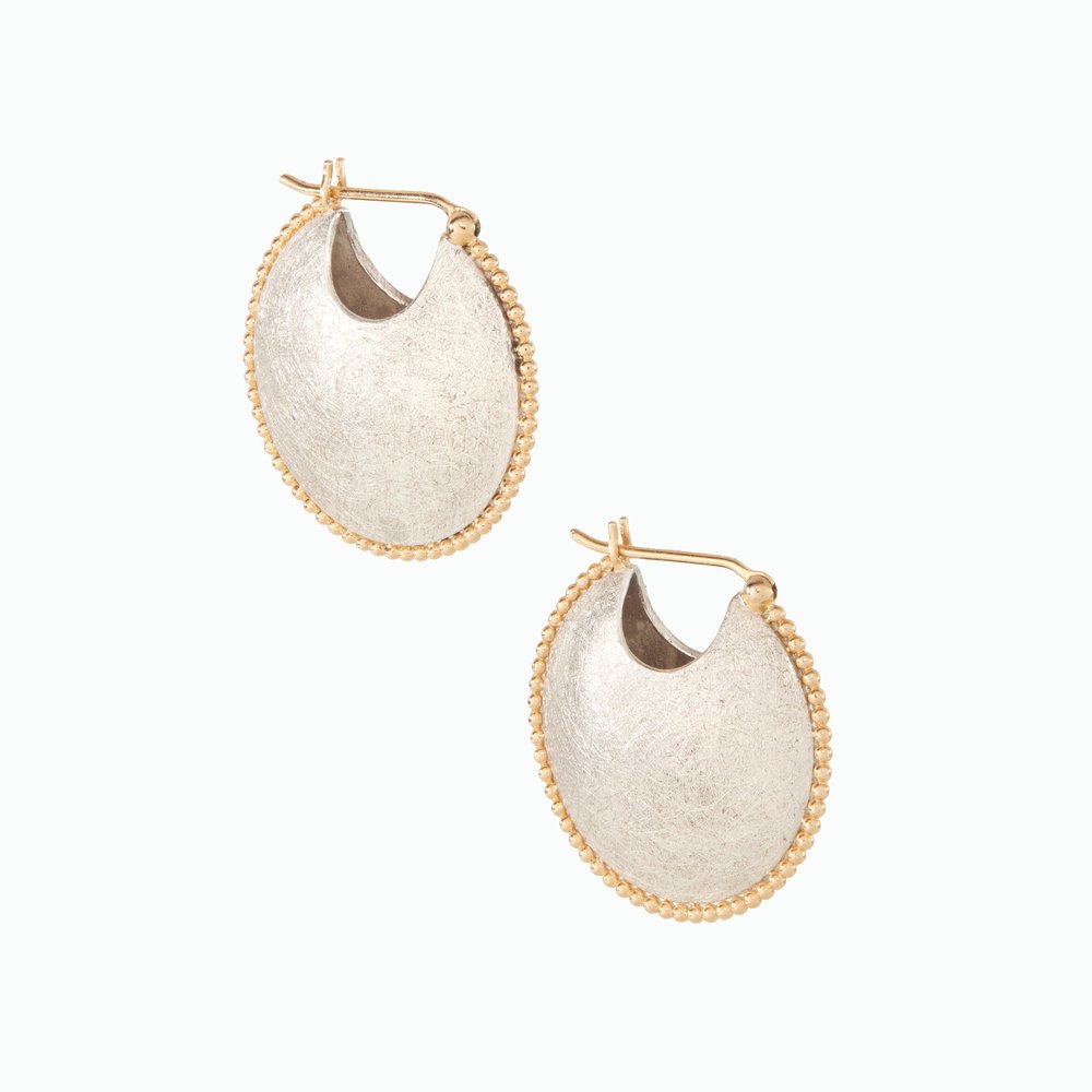 THE GLOBE: Chunky Shield Hoops