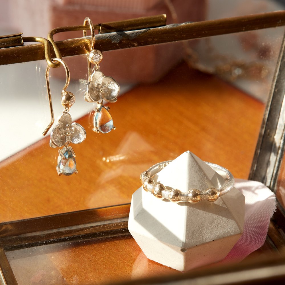 BELLEVILLE: Orchid Earrings
