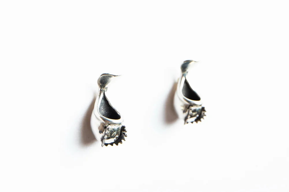 Fringed Squat Pitcher Studs