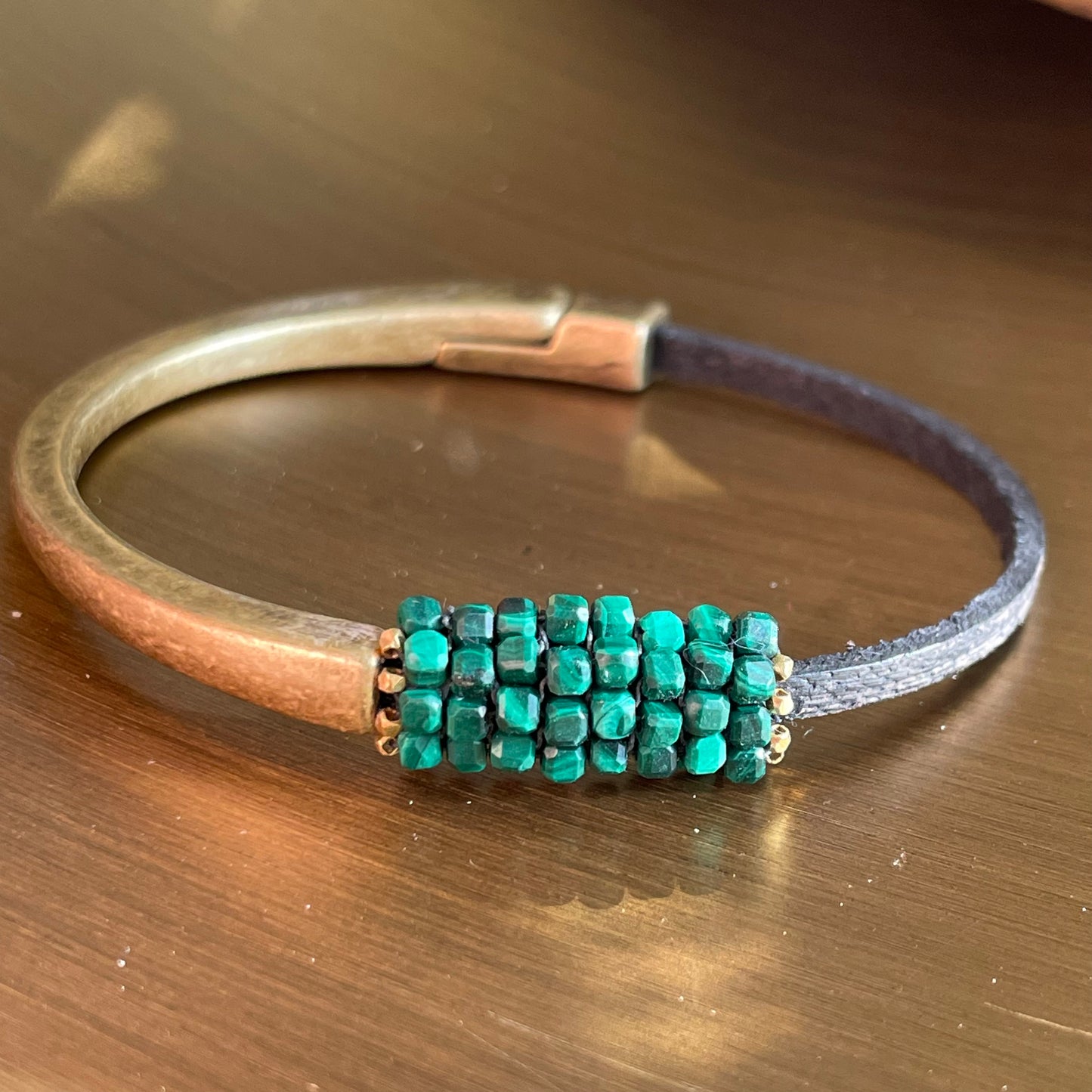 Malachite and leather bracelet