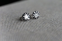 Load image into Gallery viewer, Tiny Ridge Stud Earrings