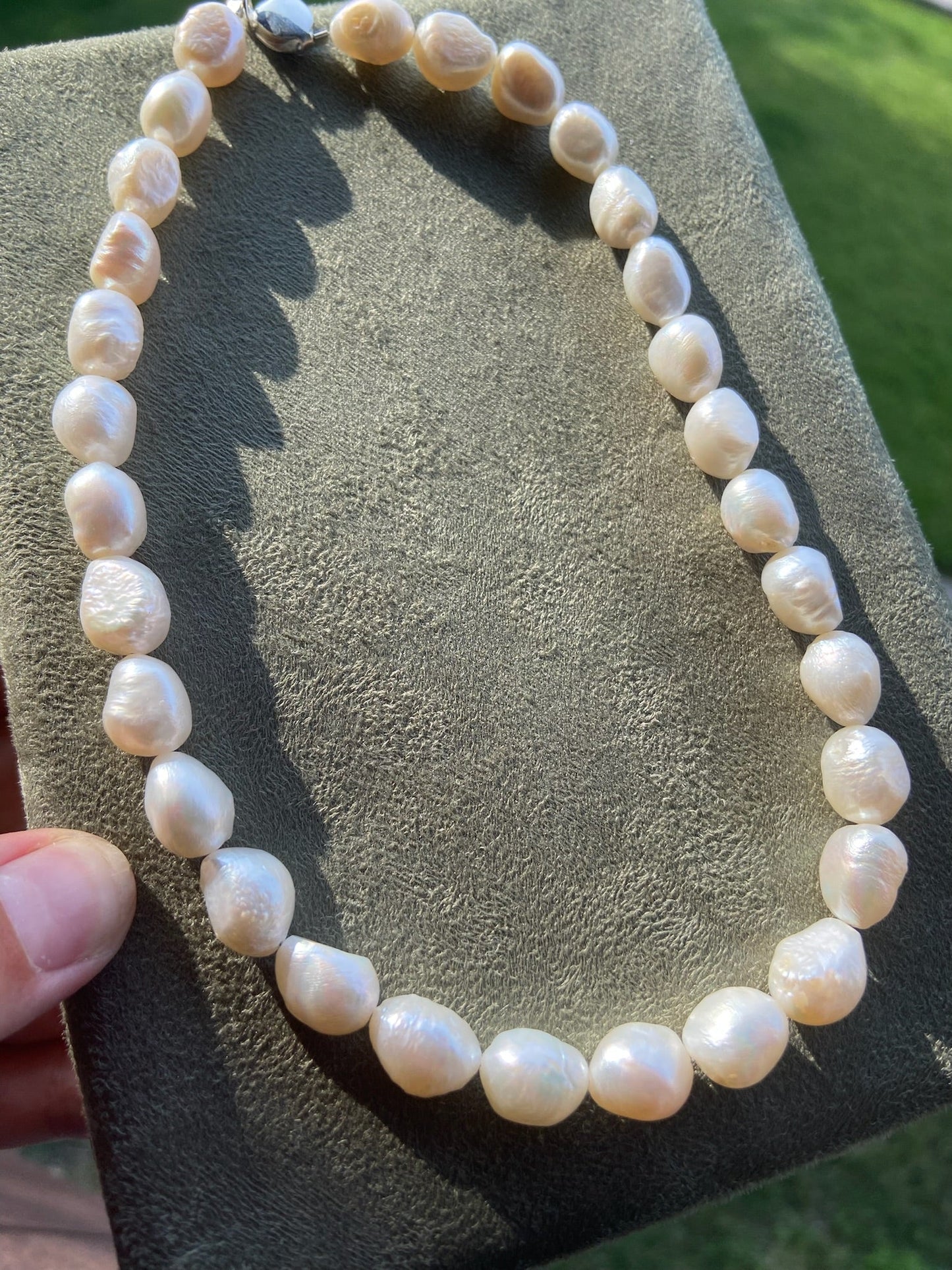 FRESHWATER PEARL NECKLACE