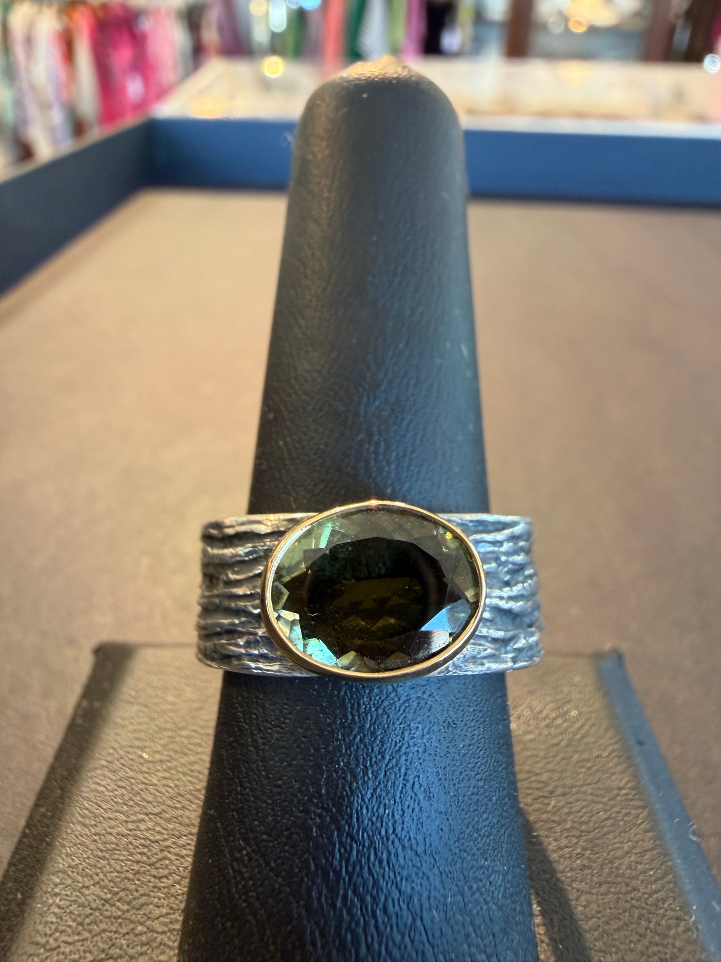 Pinion Ring with Tourmaline Oval 18k