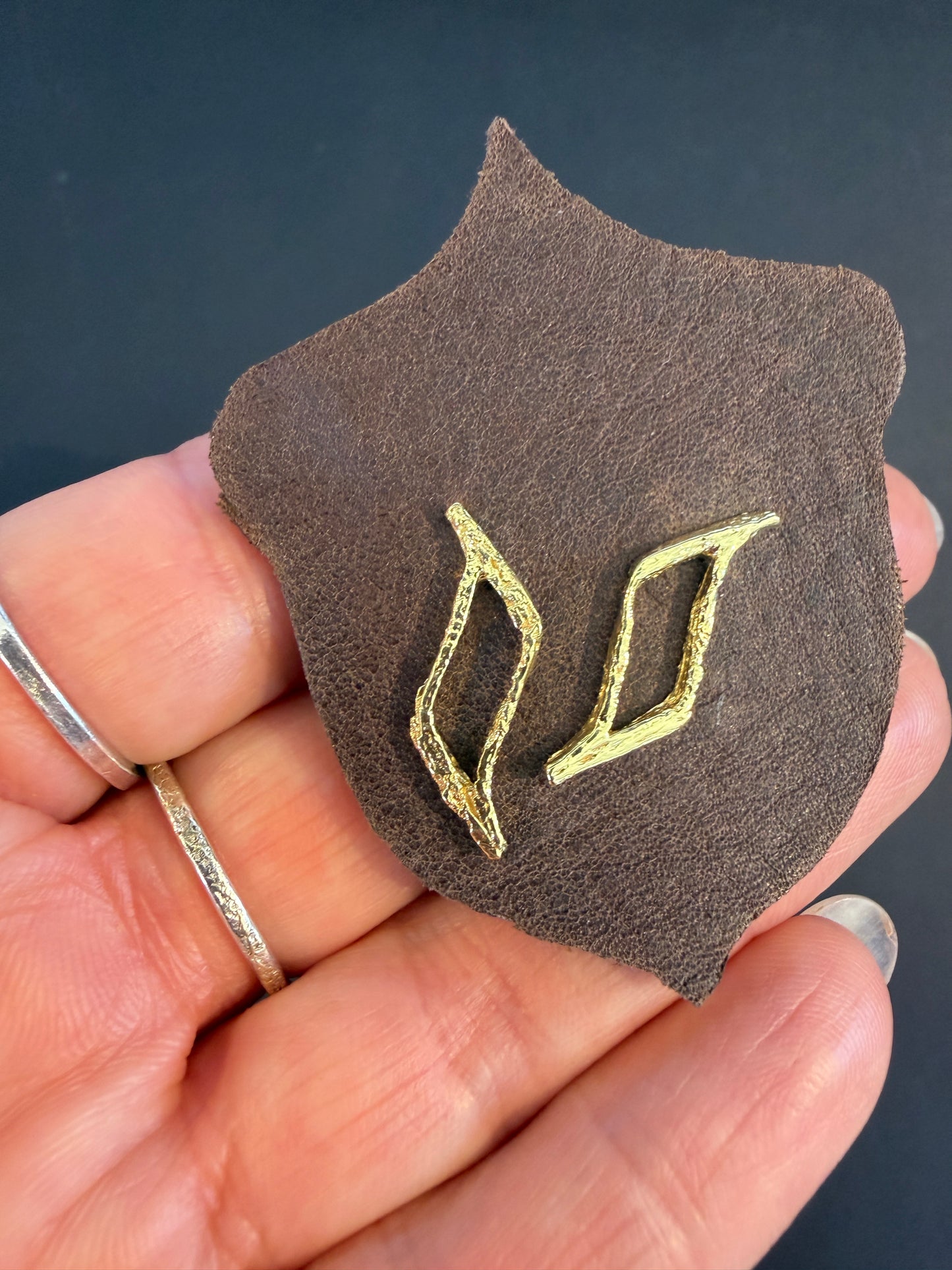 Gold Palm Single Cell Earrings 18k
