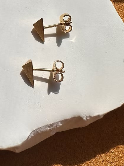 Pyramid Stud Earrings 22k