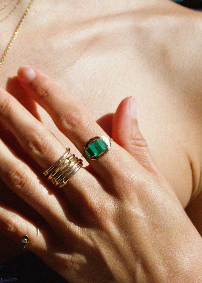 Oasis Ring in Emerald 14K