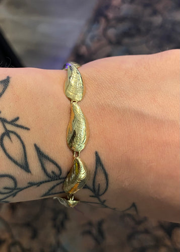 Gold Mussell Shell Bracelet