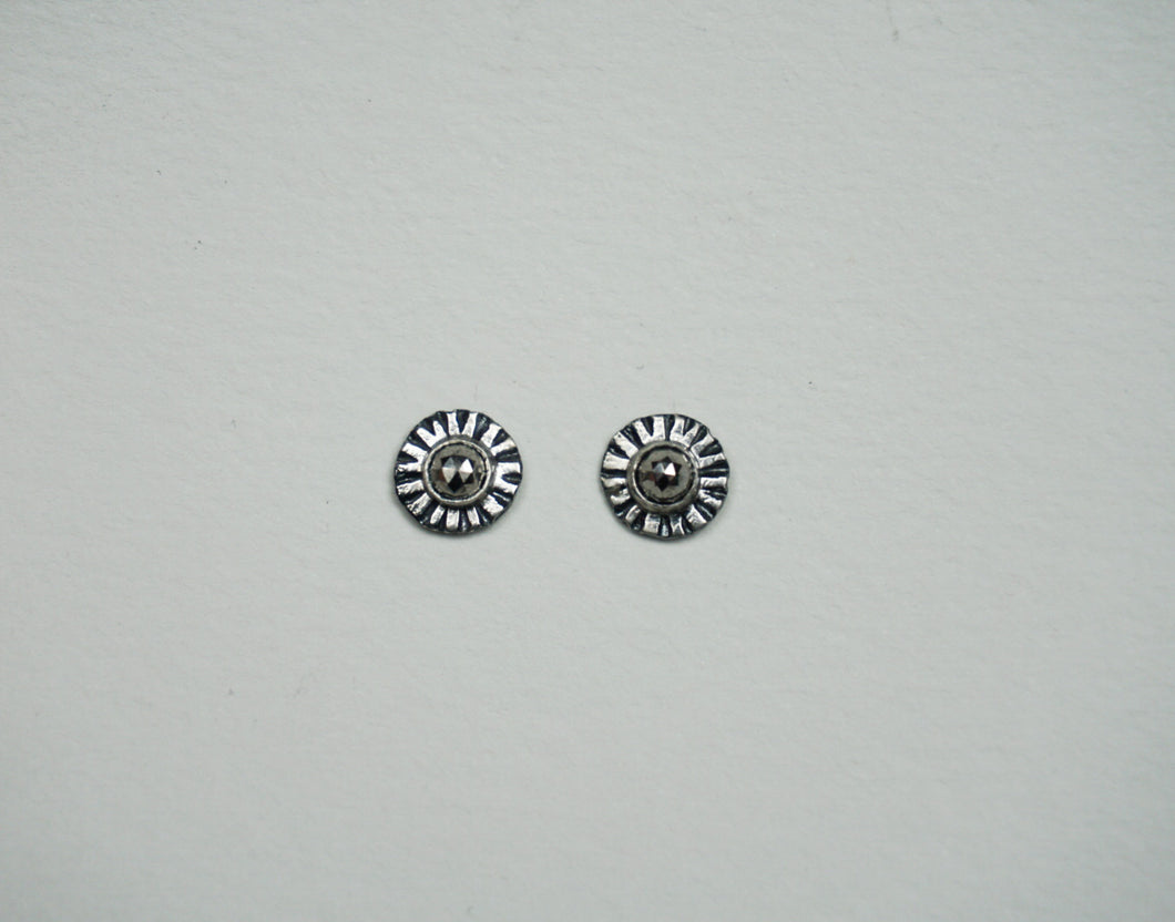 Small sterling silver ridge circle post stud earring with faceted pyrite