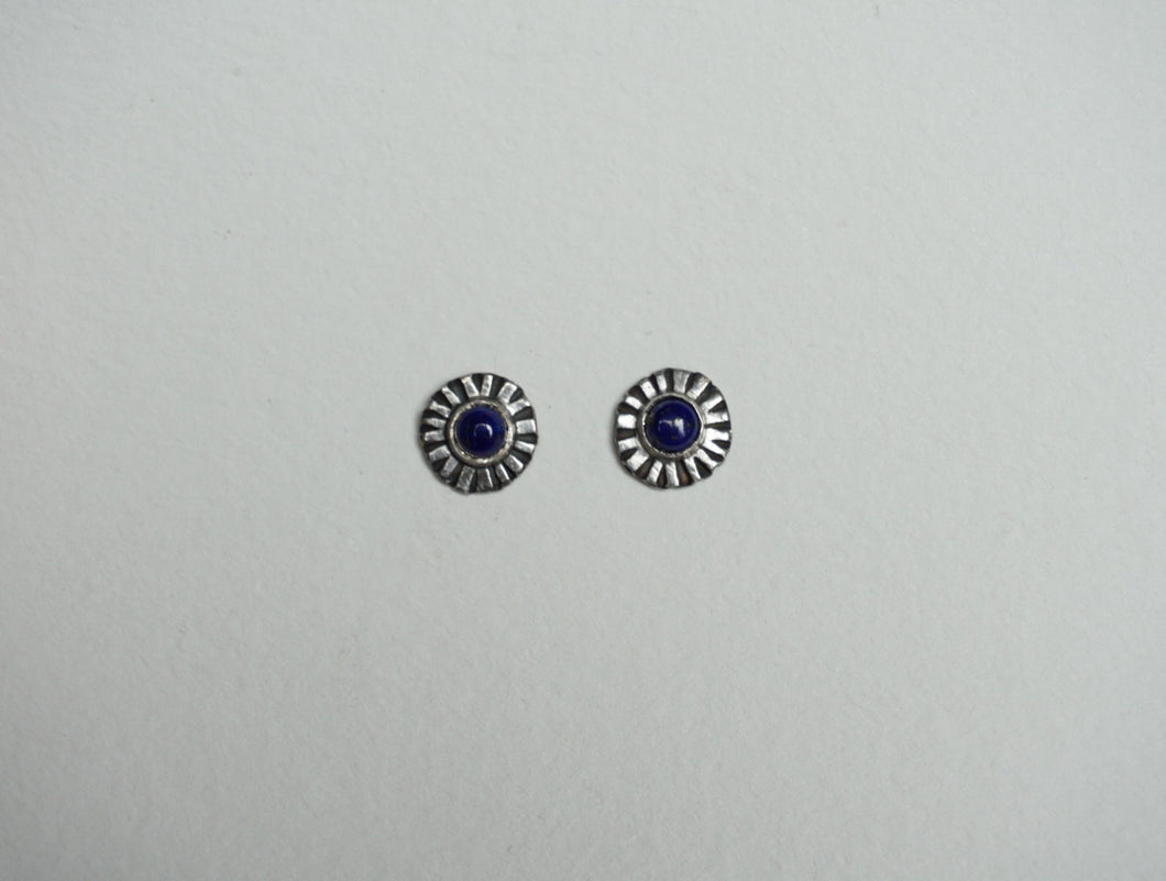 Small sterling silver ridge circle post stud earring with lapis