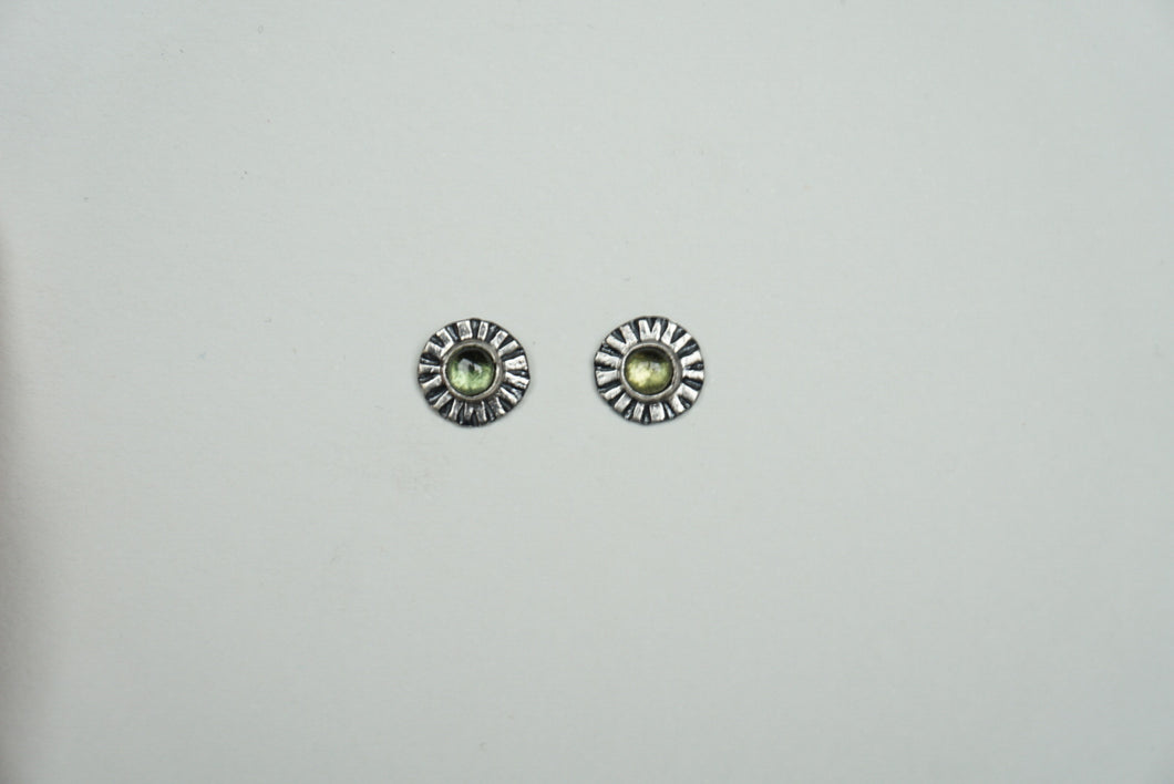 Small sterling silver ridge circle post stud earring with peridot