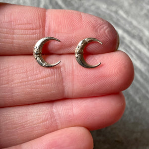 Mini La Luna Stud Earring