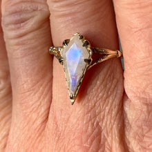 Load image into Gallery viewer, &quot;Mystical Solitaire&quot; Gold ring with Moonstone