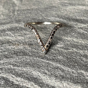 “Peak” Deep “V” studded ring in White Gold