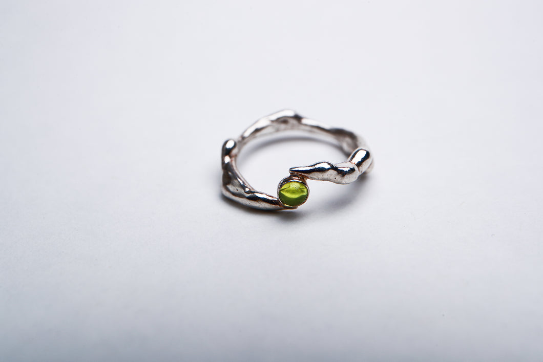 Organic silver peridot claw ring size 7.25
