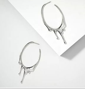 Dripping Oval Hoop Medium- Silver