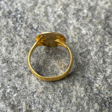 Load image into Gallery viewer, 21K Engraved Ring