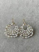 Load image into Gallery viewer, Woven Freshwater pearl earrings
