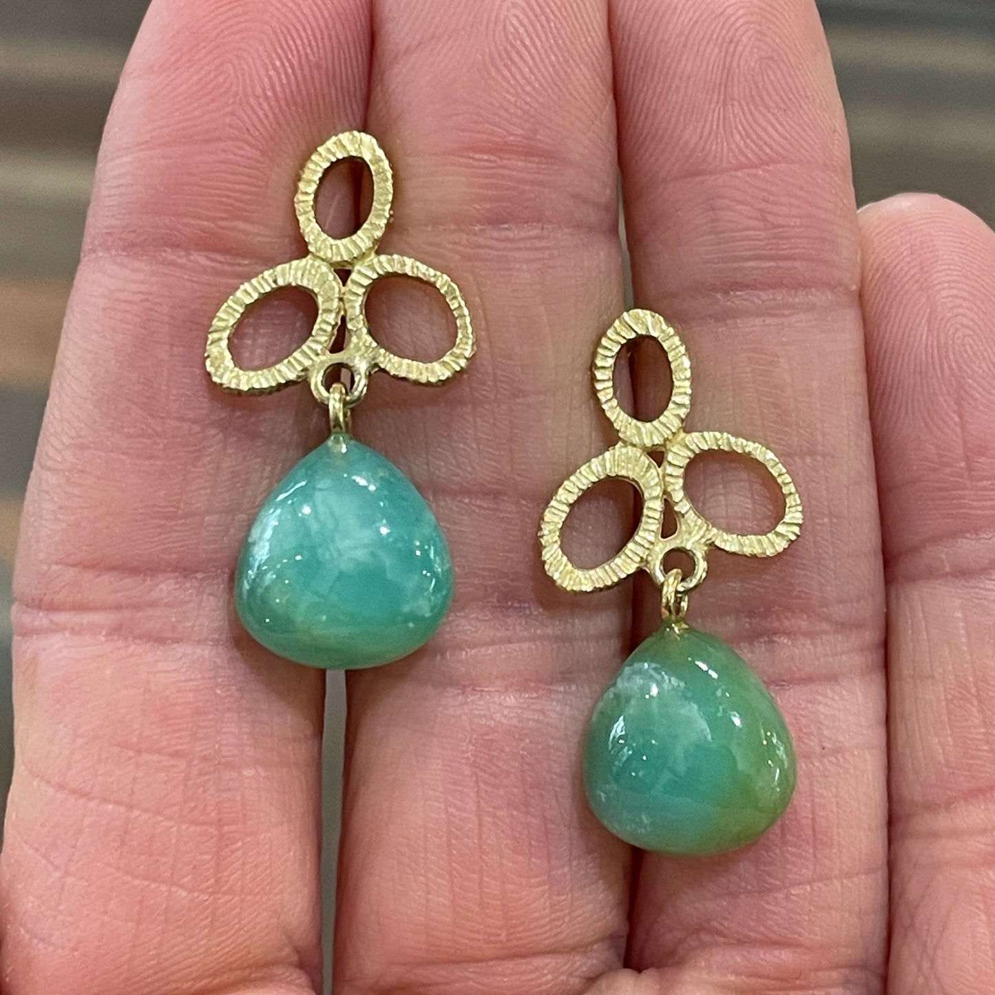 18K Gold and Chrysoprase earrings