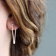 Load image into Gallery viewer, Daggerpoint Post Earrings