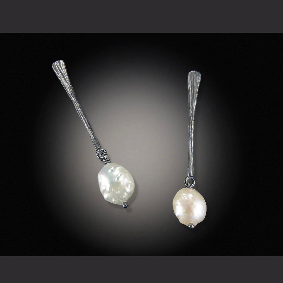 Long Dig Earring with Pearl