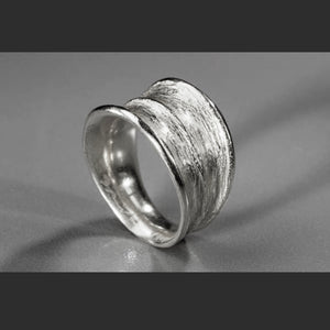Two Row Tapered Horn Ring